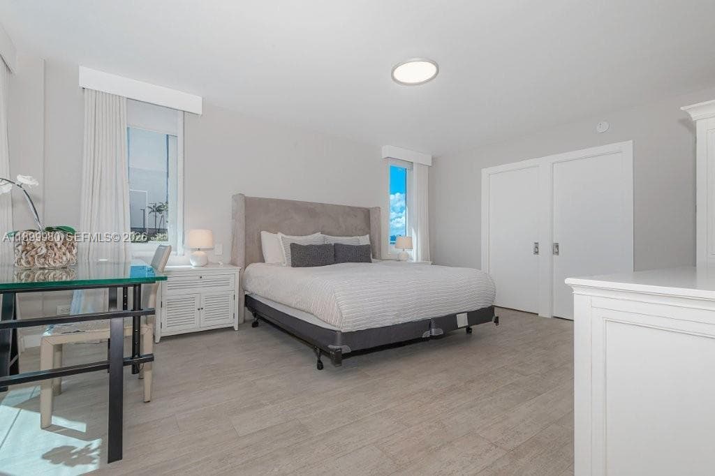 2301 Collins Ave 738 photo 8