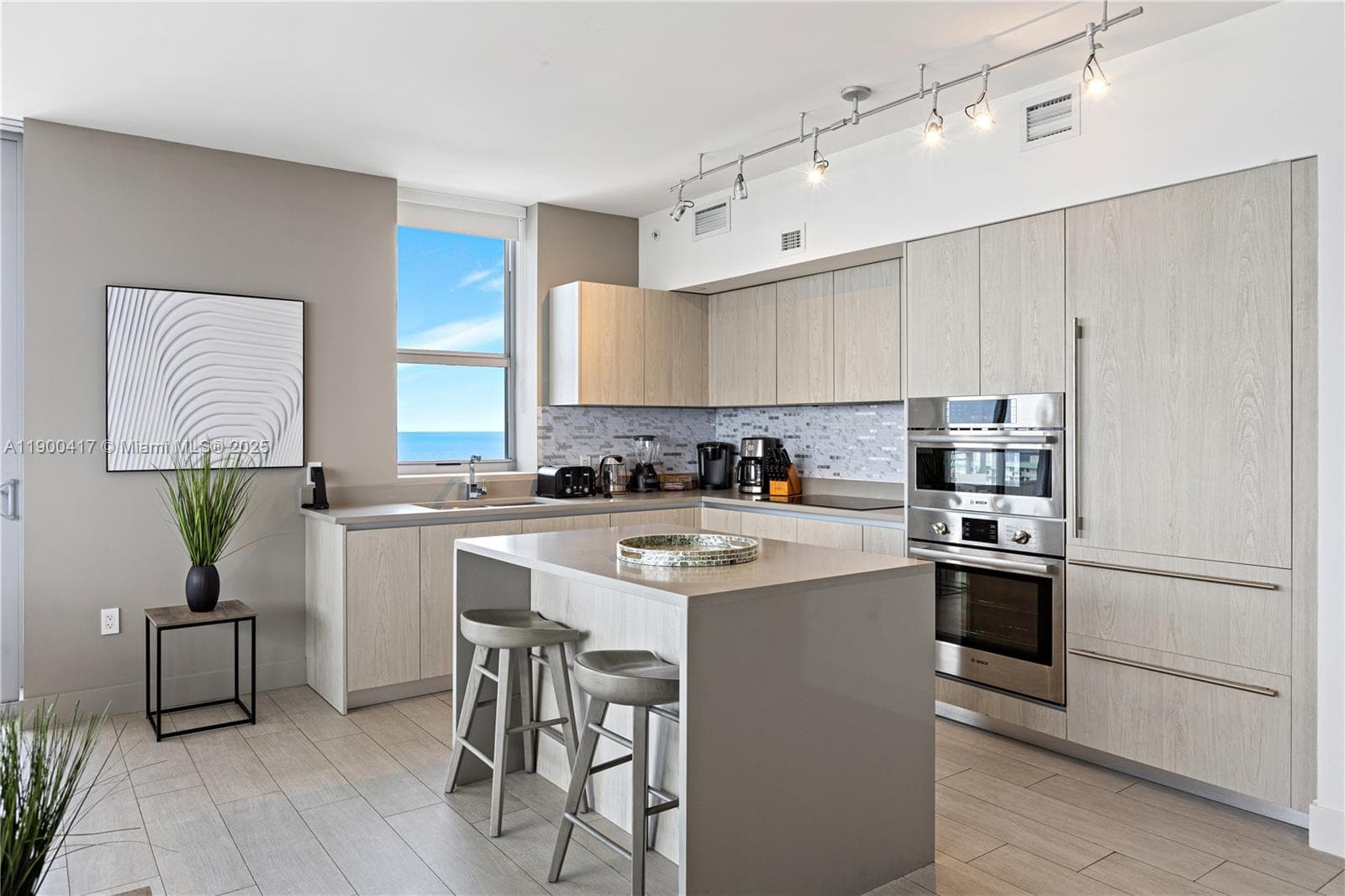 4010 Ocean Dr R1701 photo 8