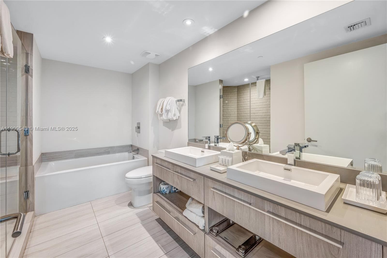 4010 S Ocean Dr R2501 photo 15