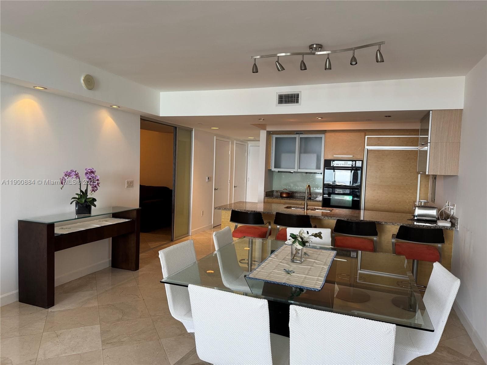 1830 Ocean Dr 3303 photo 7