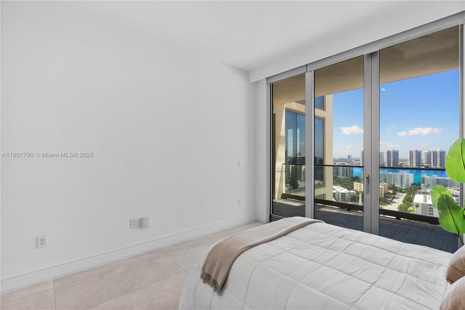 17901 Collins Ave 1803 photo 19