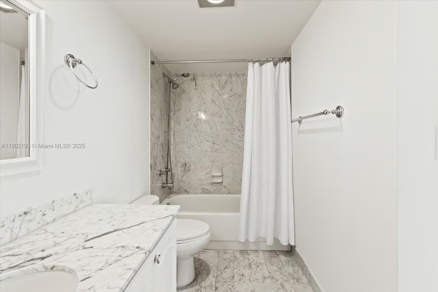 2301 Ocean Dr 2004 photo 22
