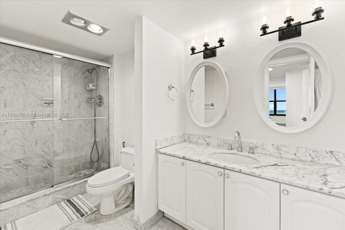2301 Ocean Dr 2004 photo 18