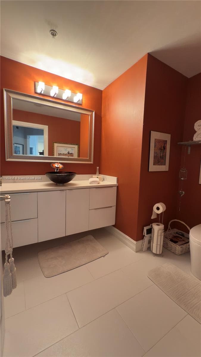 3001 NE 185th St 532 photo 8