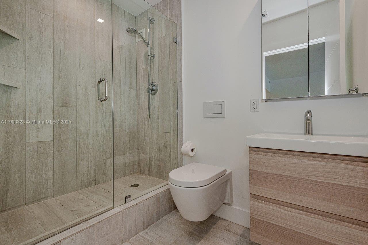 2301 Collins Ave PH21 photo 22