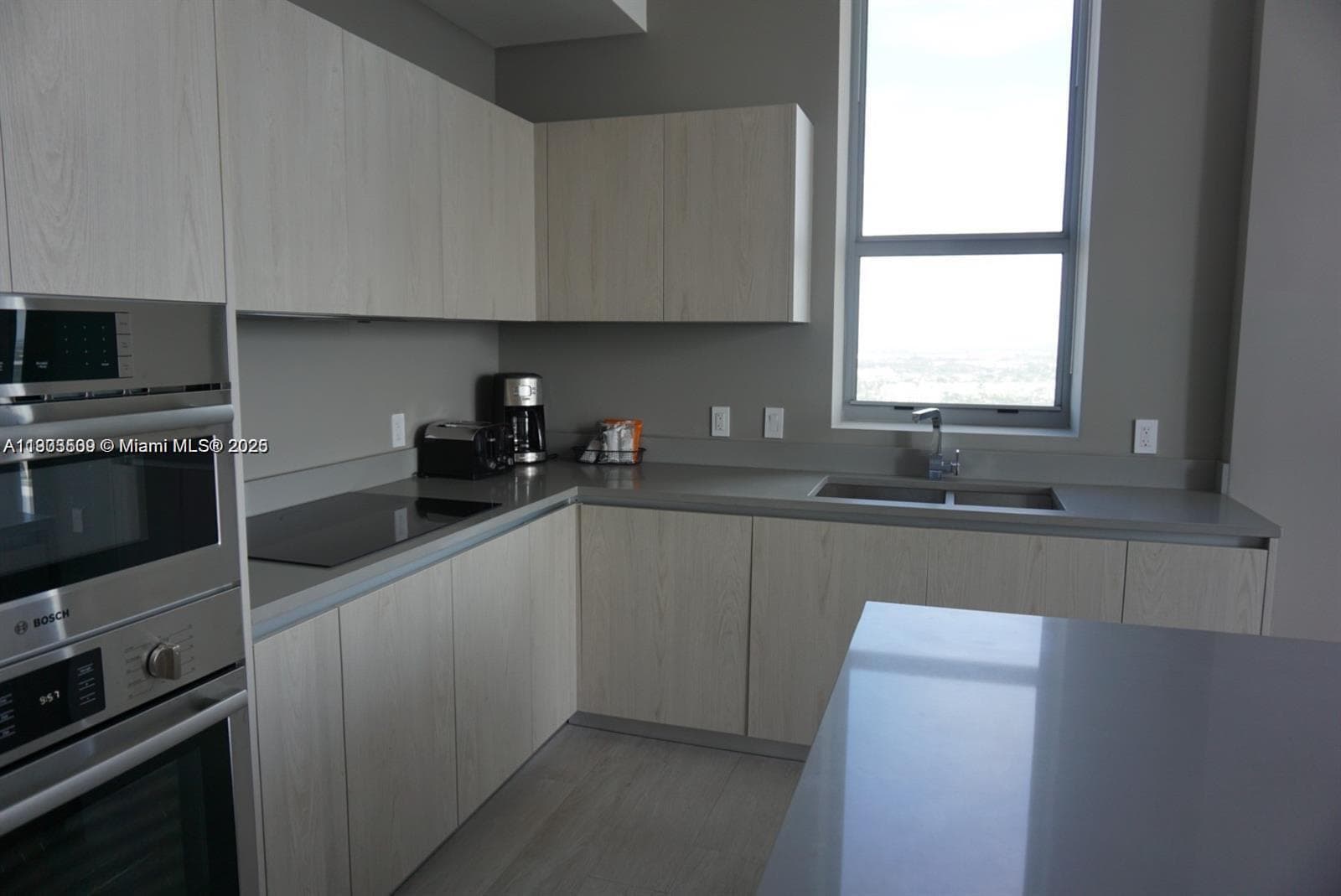 4010 Ocean Dr T4302 photo 9