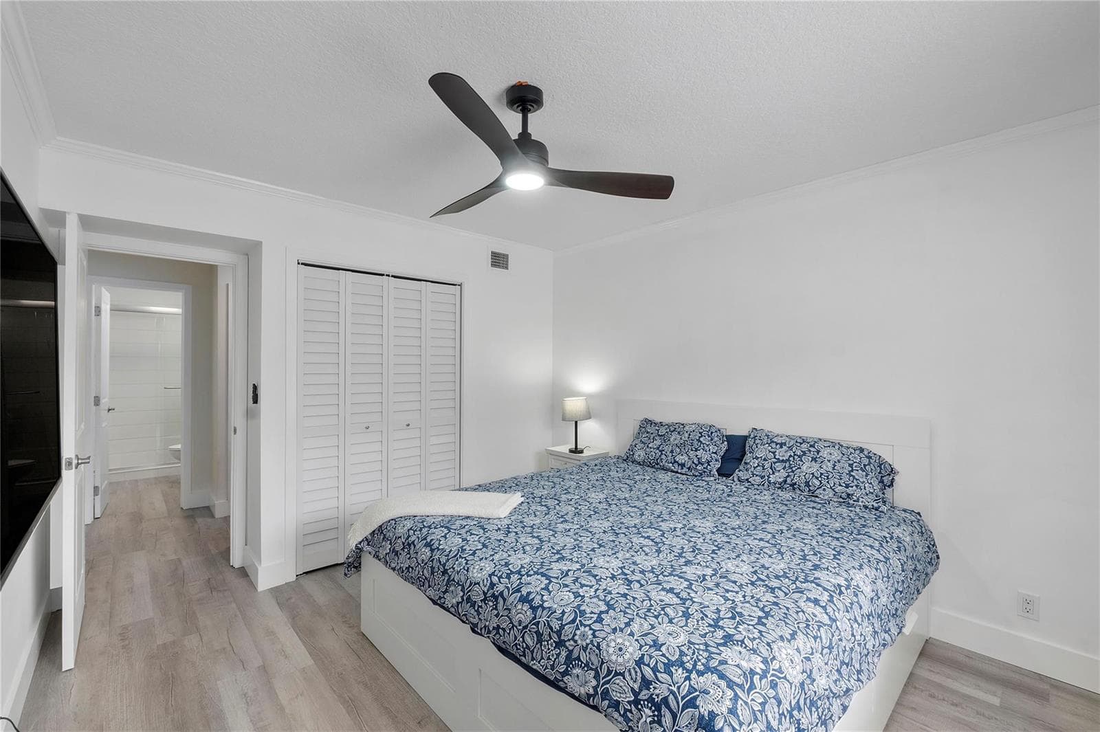 6205 Bay Club Drive 3 photo 20
