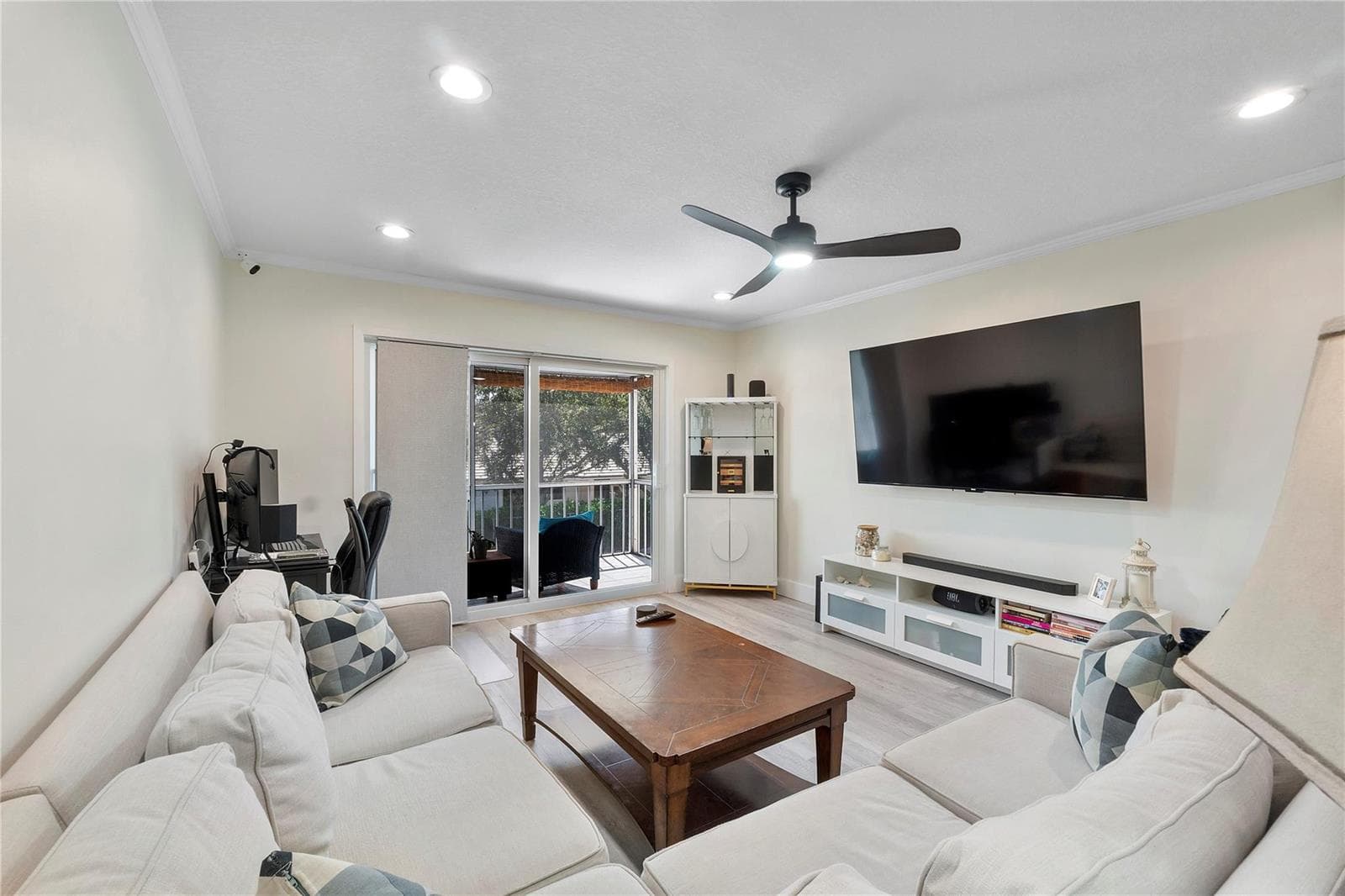 6205 Bay Club Drive 3 photo 8