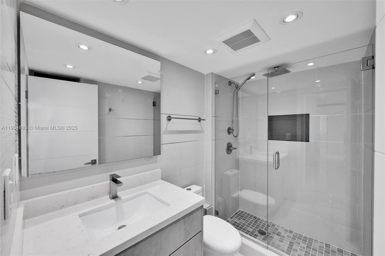 3140 Ocean Dr 1011 photo 12
