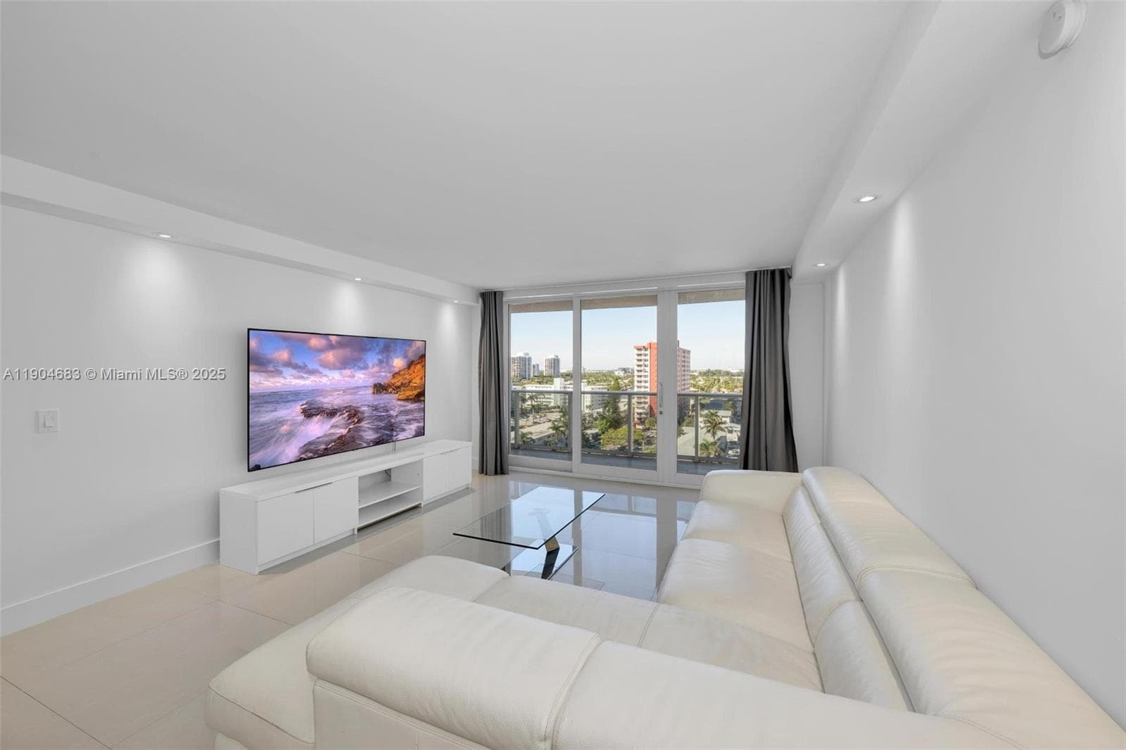 3140 Ocean Dr 1011 photo 7