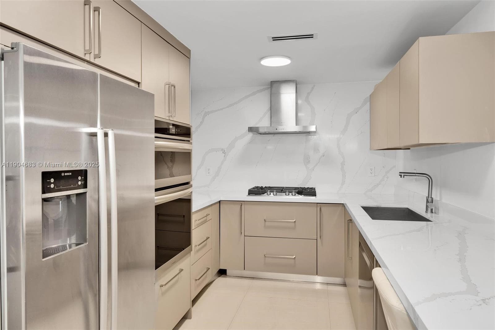 3140 Ocean Dr 1011 photo 15
