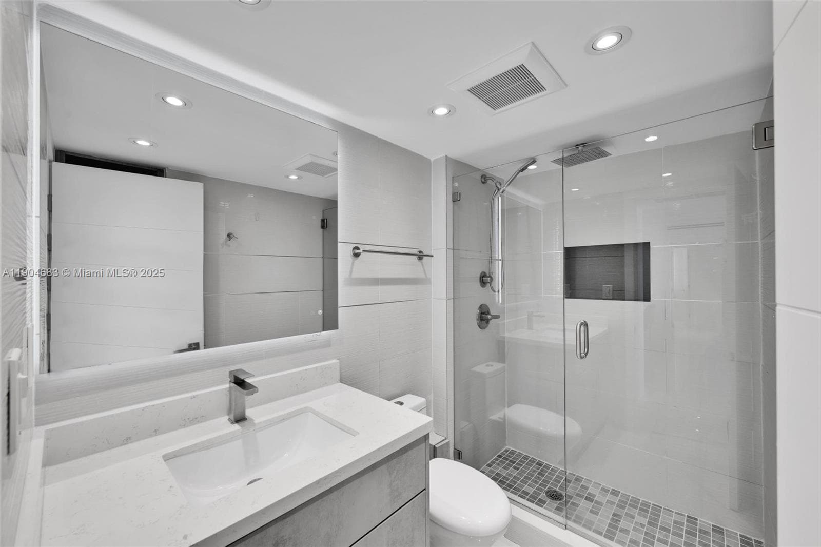 3140 Ocean Dr 1011 photo 25