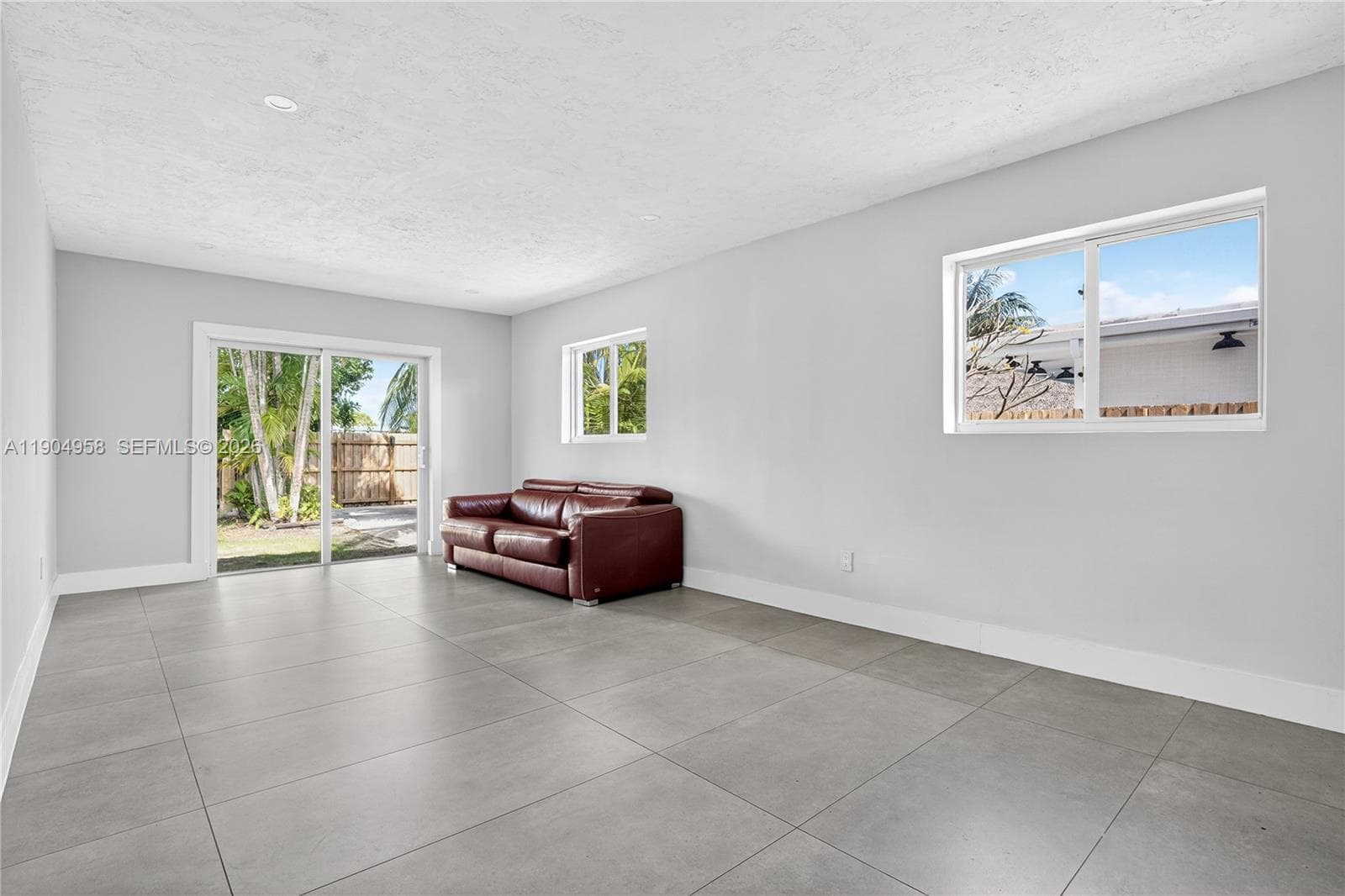 2325 194 Street photo 23
