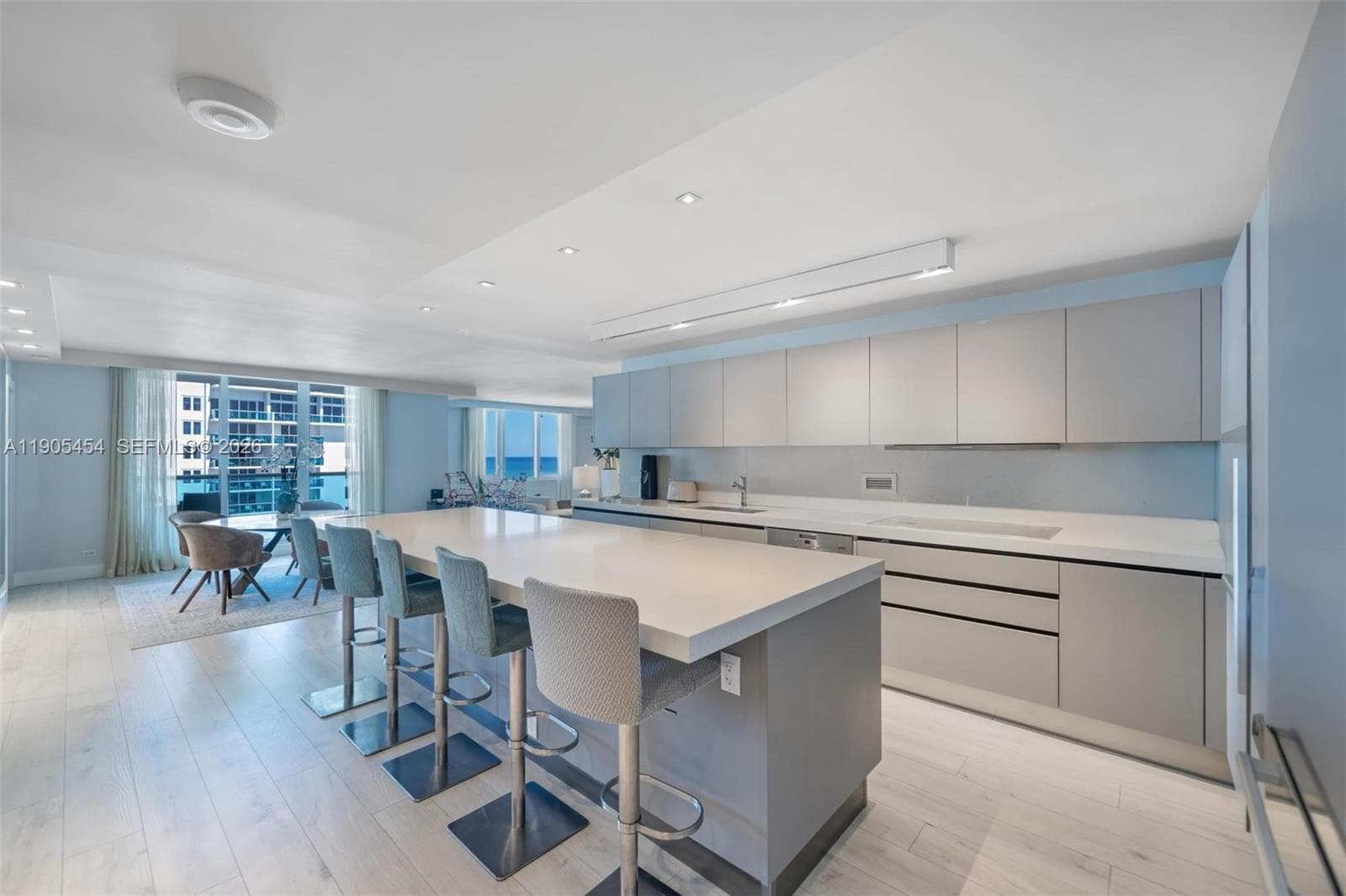 2301 Collins Ave 1414/1415 photo 18