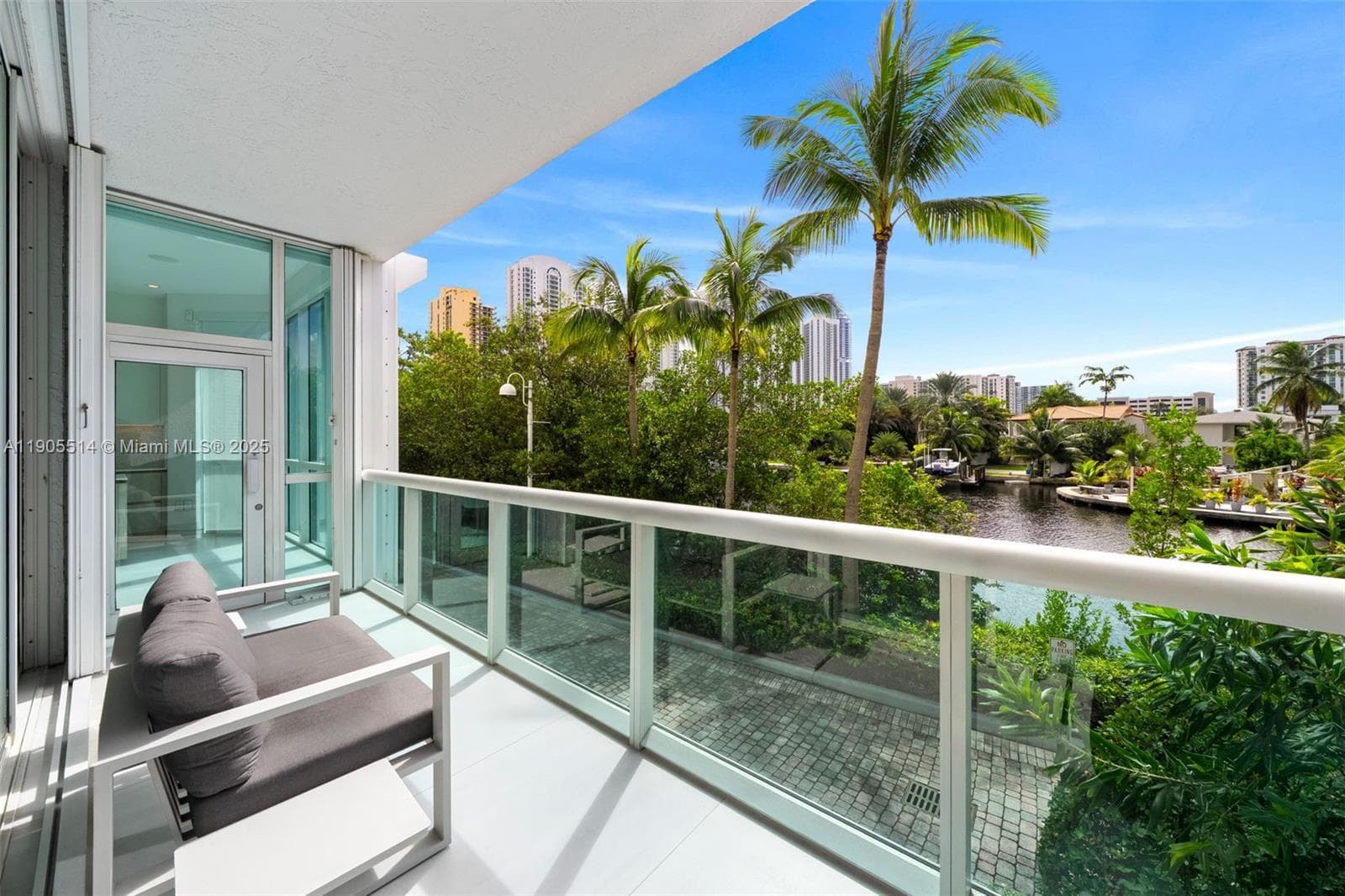 16500 Collins Ave TH-8 photo 22