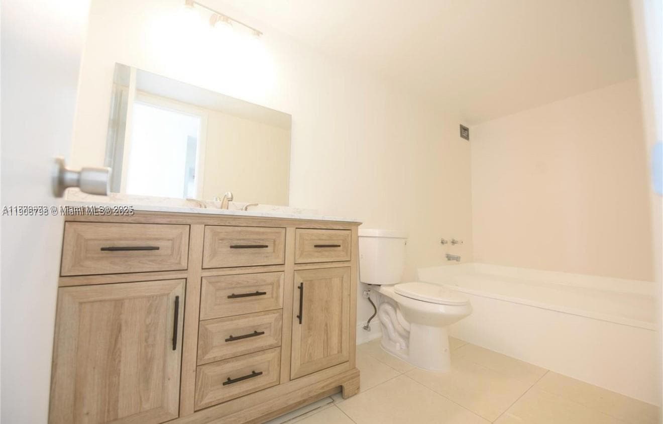 200 Leslie Dr 1124 photo 12