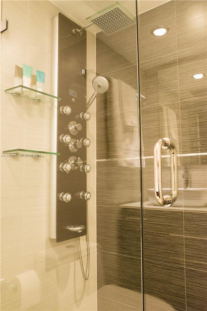 6301 Collins Ave 1402 photo 22