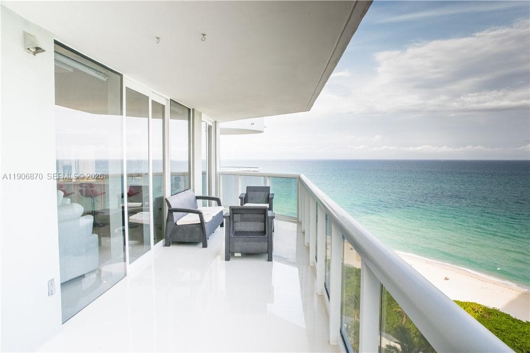 6301 Collins Ave 1402 photo 1