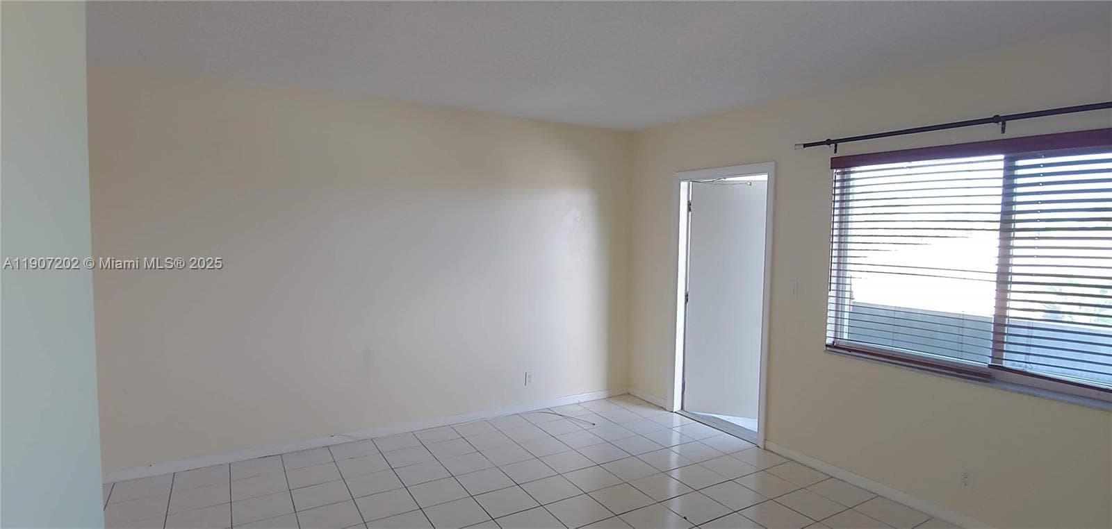 1400 54th St 206 photo 2