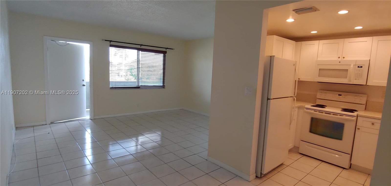1400 54th St 206 photo 10
