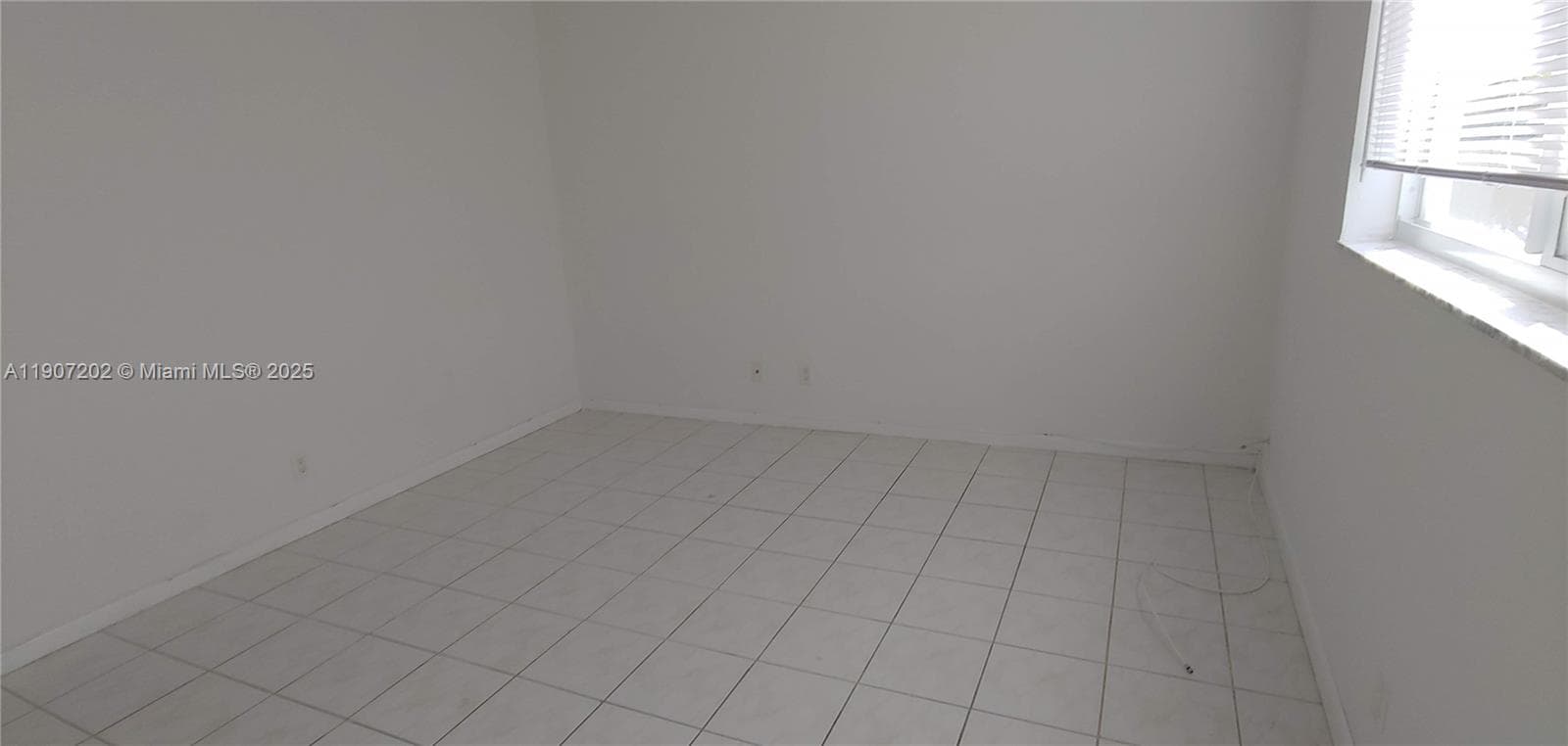 1400 54th St 206 photo 14