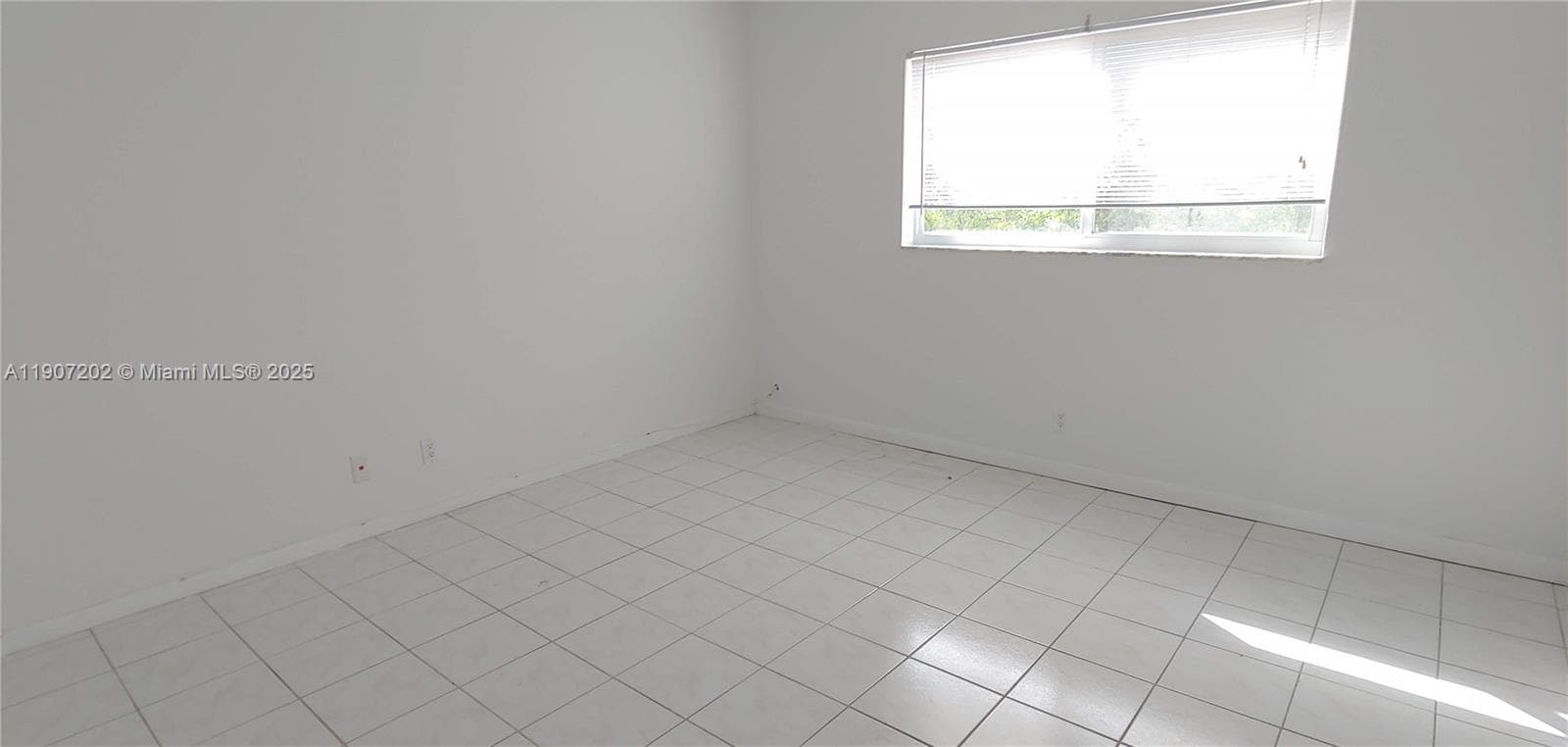 1400 54th St 206 photo 11