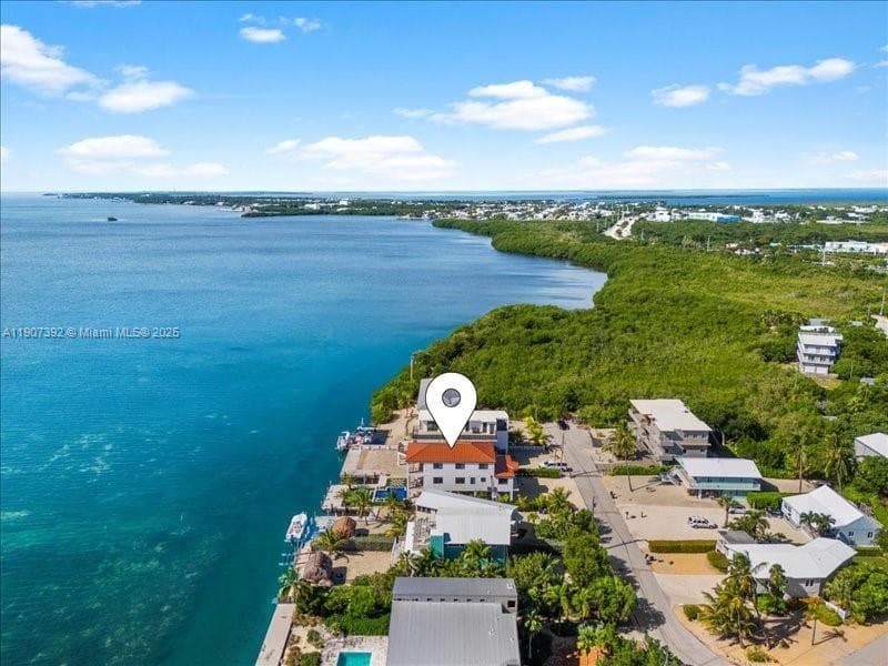 239 Tavernier Dr photo 9