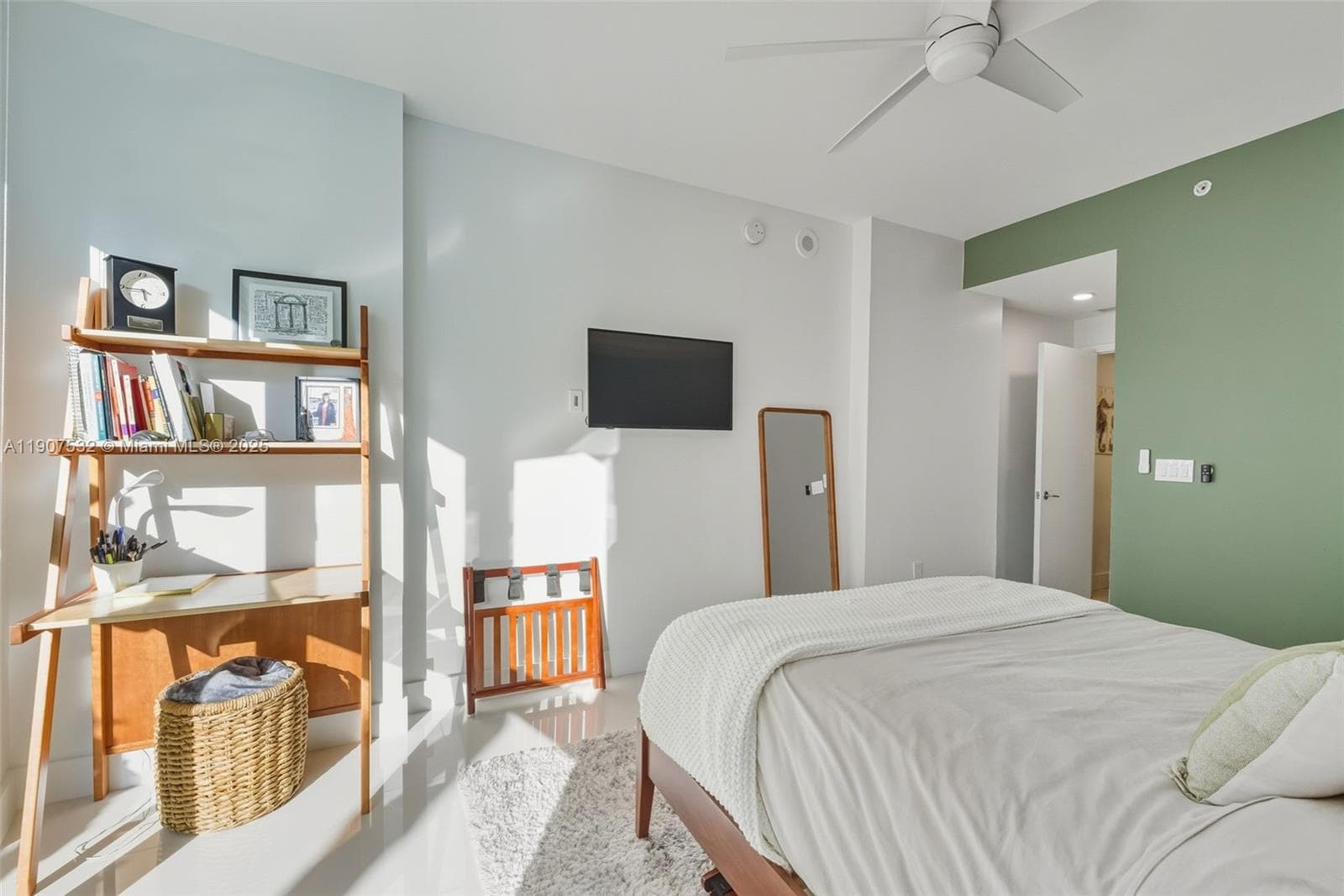2020 N Bayshore TH103 photo 17