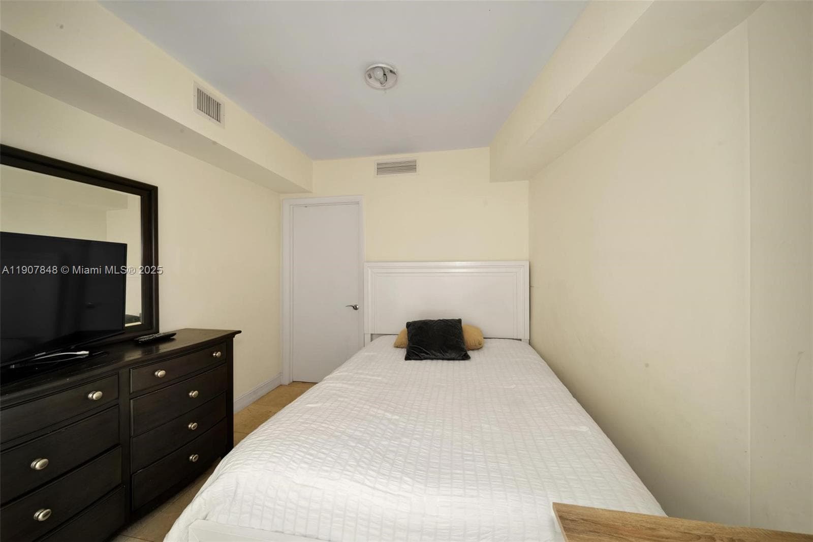 1850 S Ocean Dr 1609 photo 14