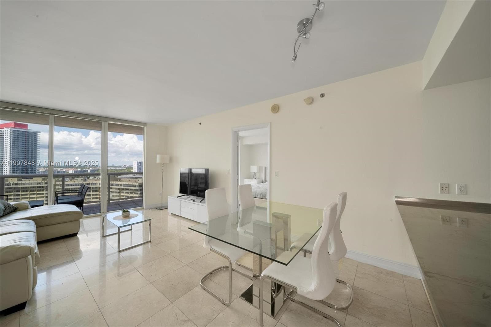 1850 S Ocean Dr 1609 photo 4