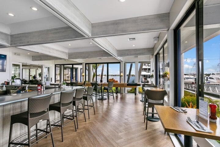 136 Lakeshore Drive 1010 photo 9