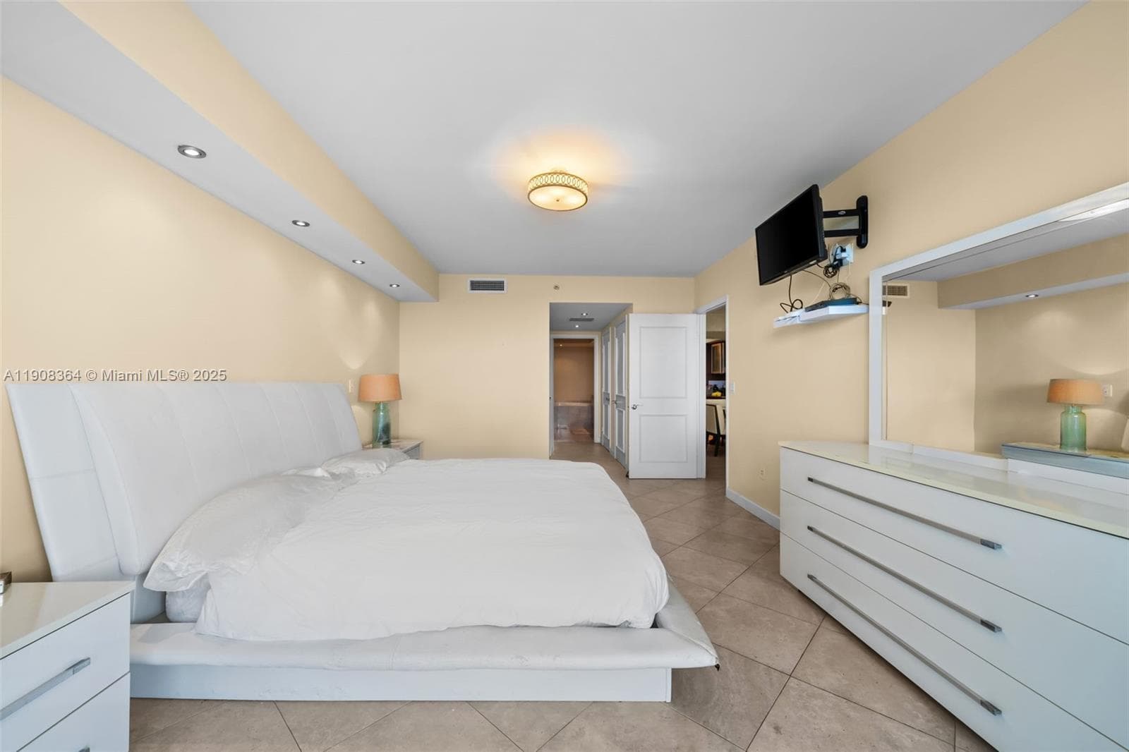 1800 Ocean Dr 2603 photo 12