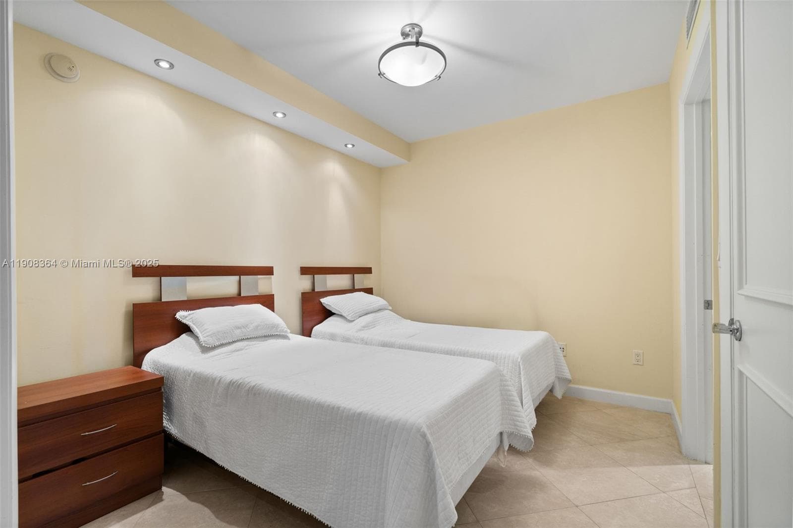 1800 Ocean Dr 2603 photo 22
