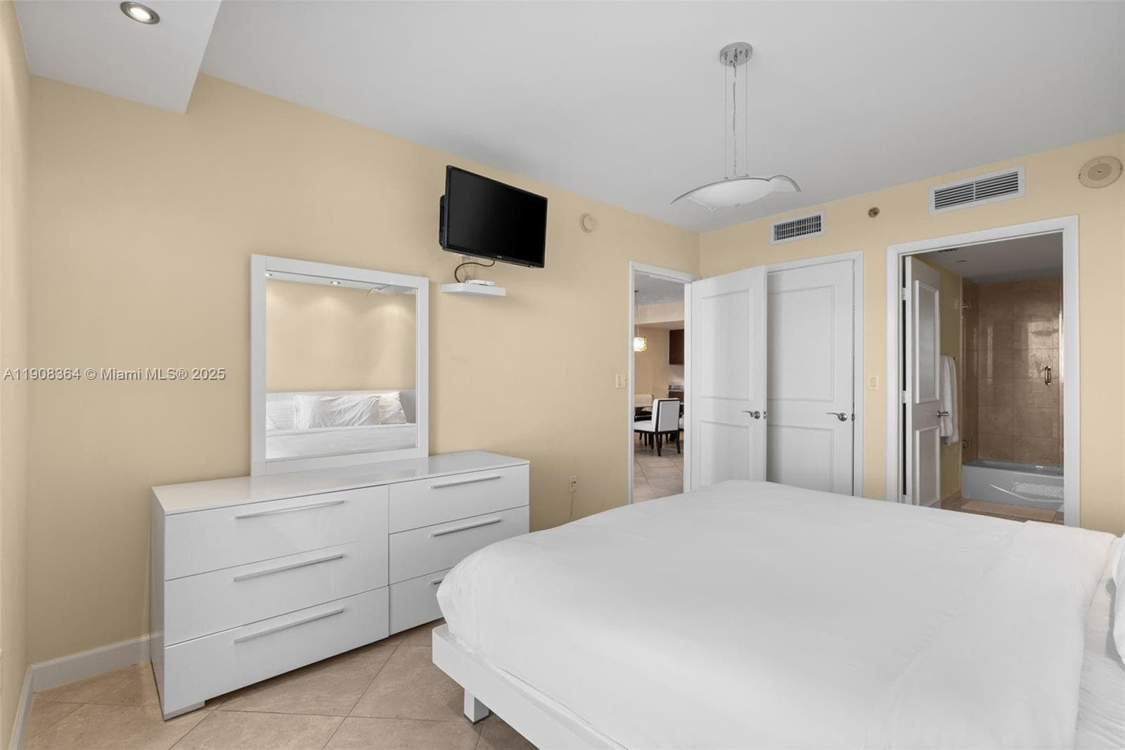 1800 Ocean Dr 2603 photo 18