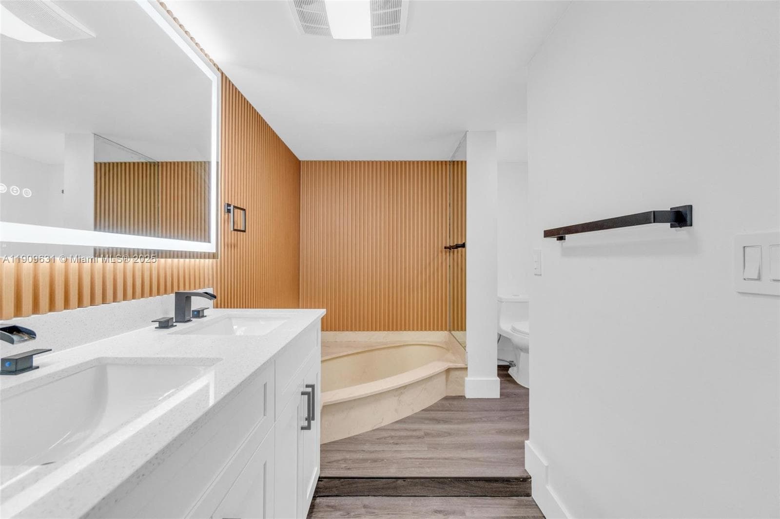 3589 Ocean Blvd 914 photo 18