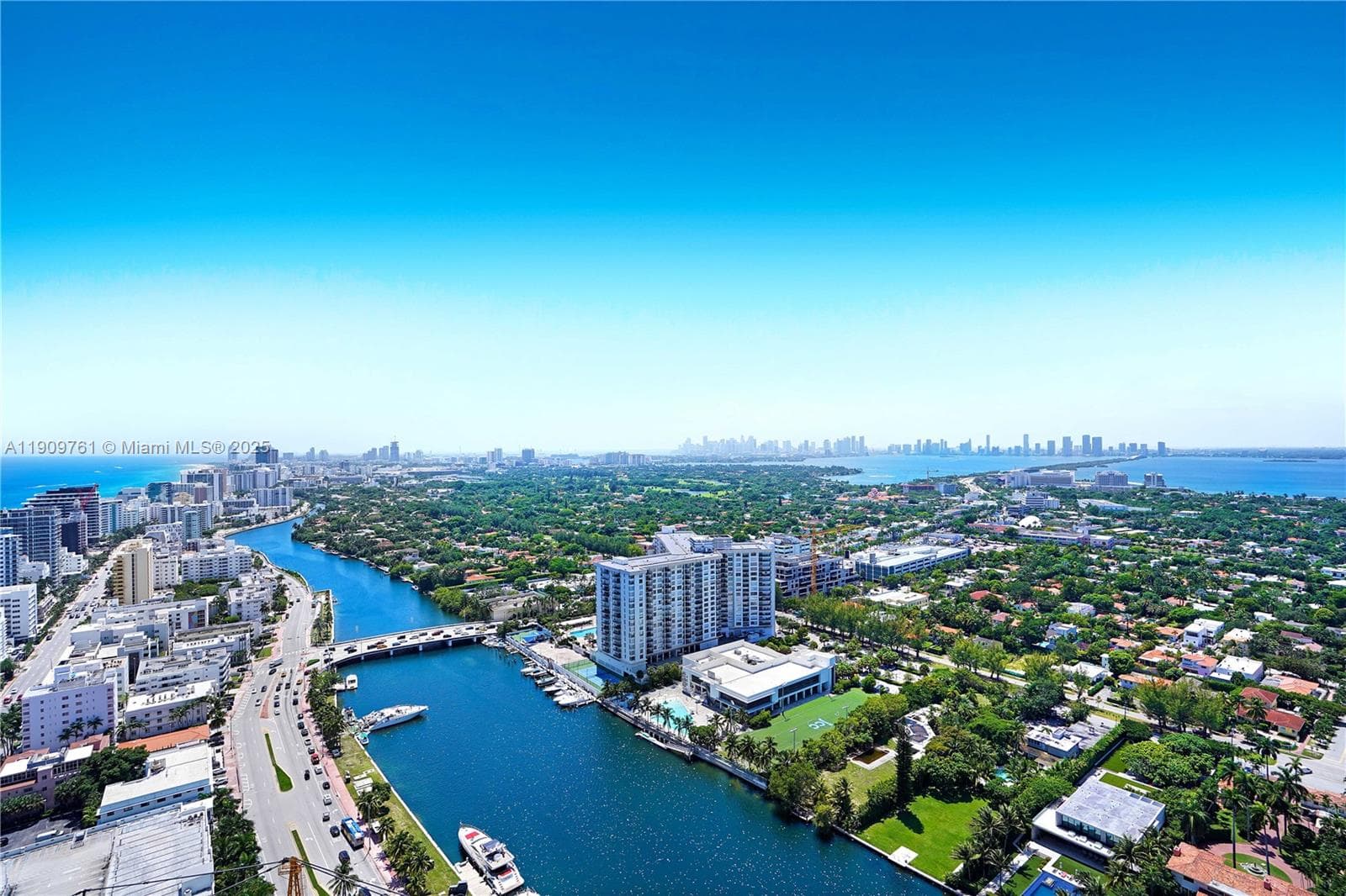 4401 Collins Ave PH South photo 5