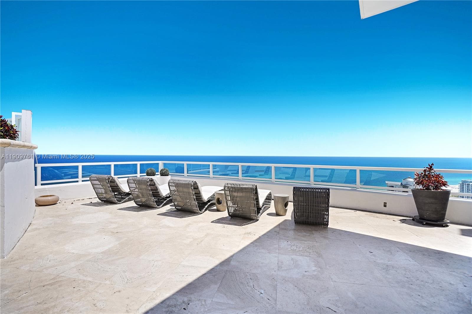 4401 Collins Ave PH South photo 4
