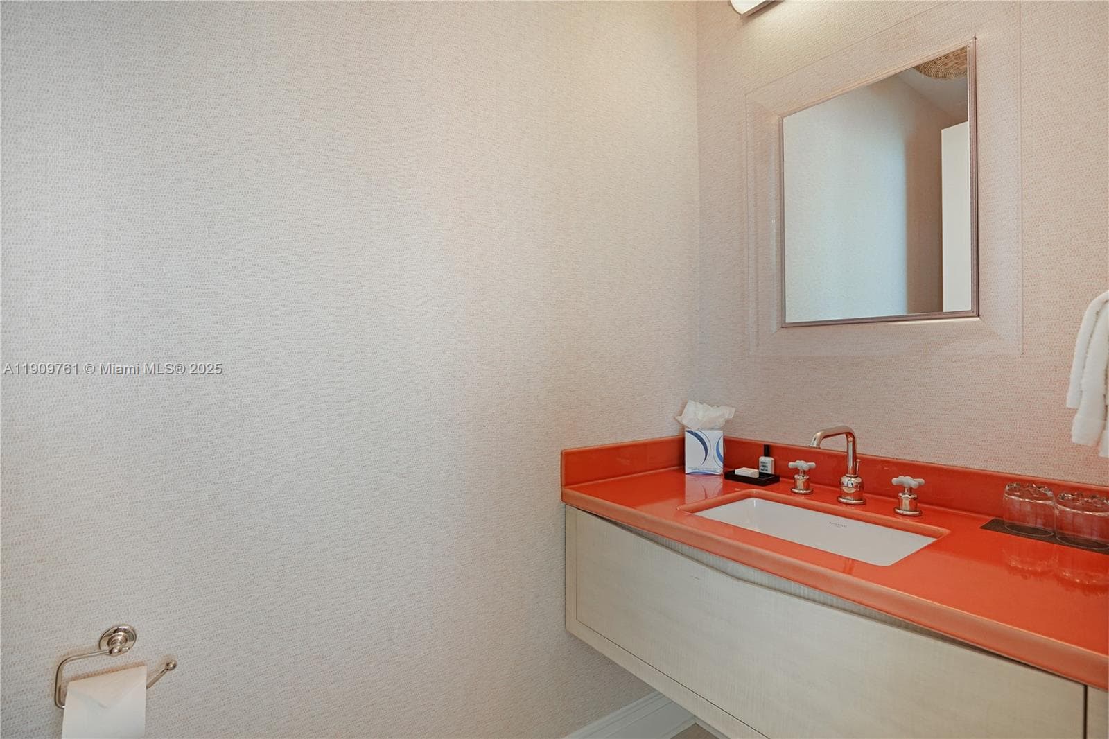 4401 Collins Ave PH South photo 21