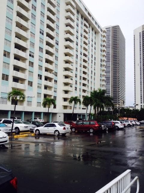 1833 S Ocean Dr 308 photo 1