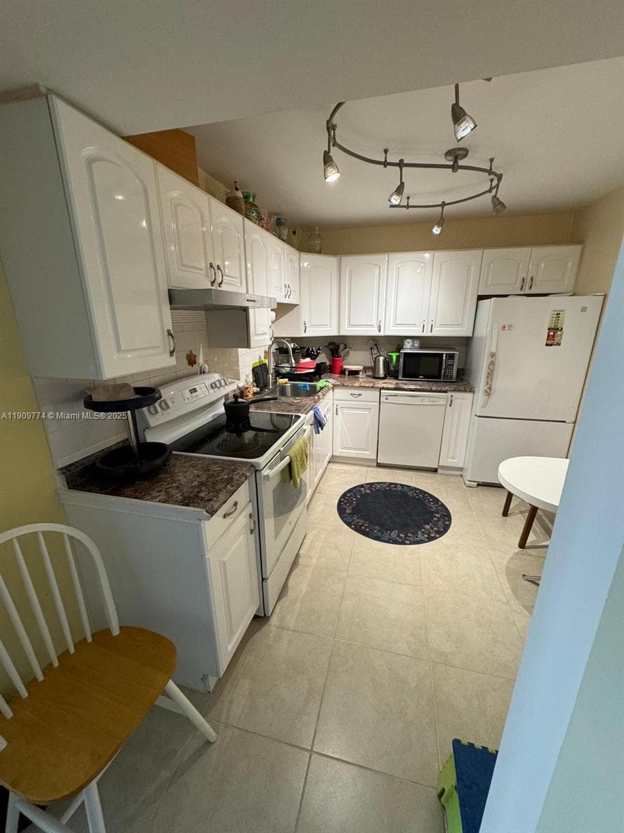 1833 S Ocean Dr 308 photo 5