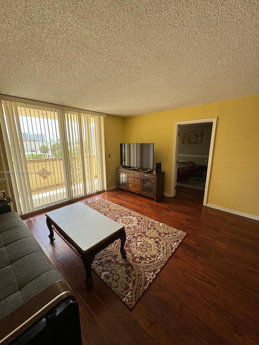 1833 S Ocean Dr 308 photo 8