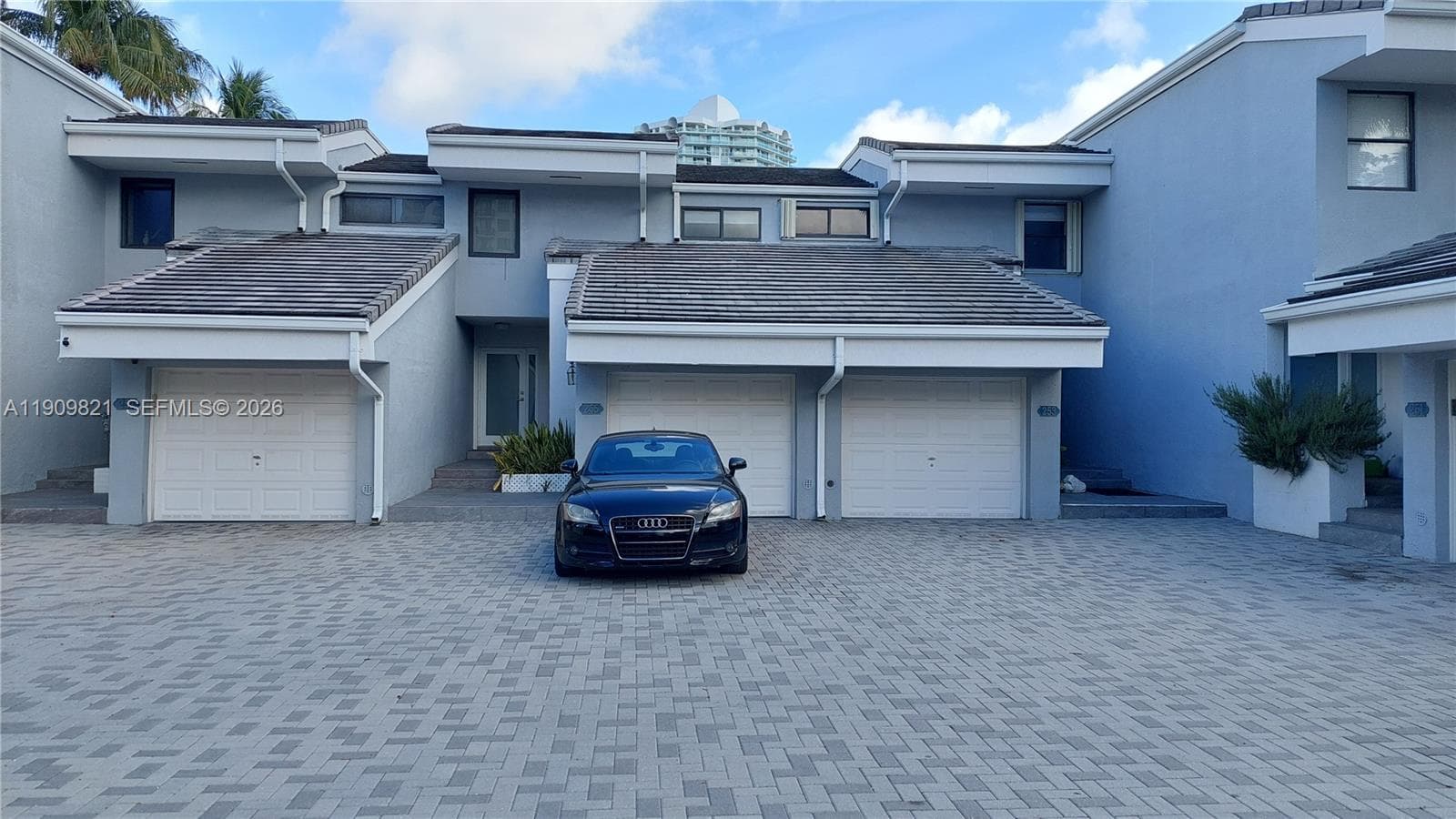 255 Poinciana Dr 605 photo 2