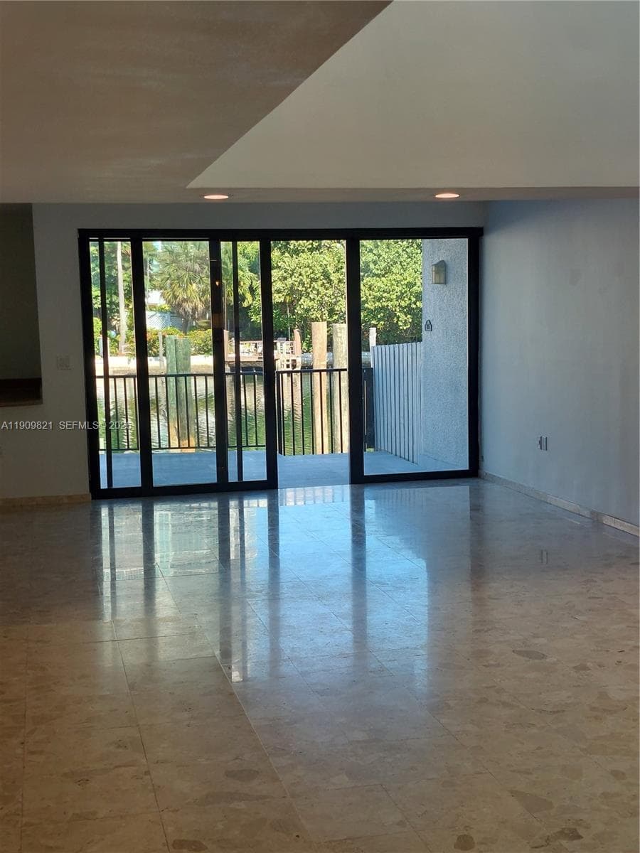 255 Poinciana Dr 605 photo 11