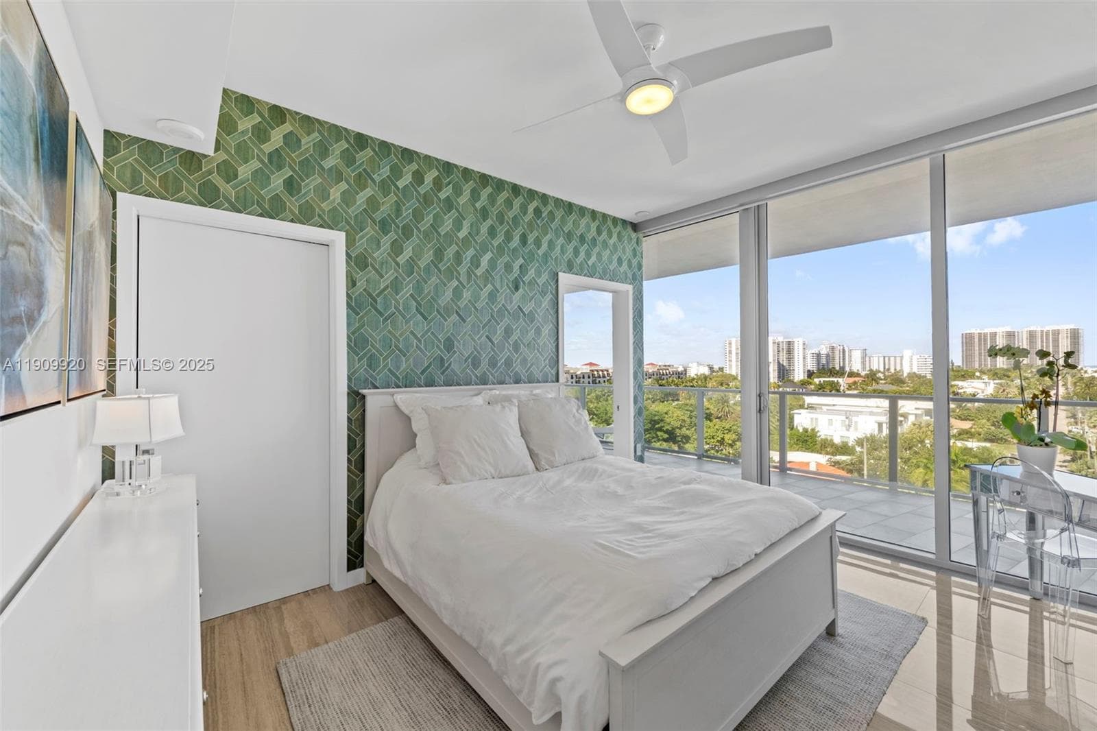 2200 Ocean Blvd N605 photo 25