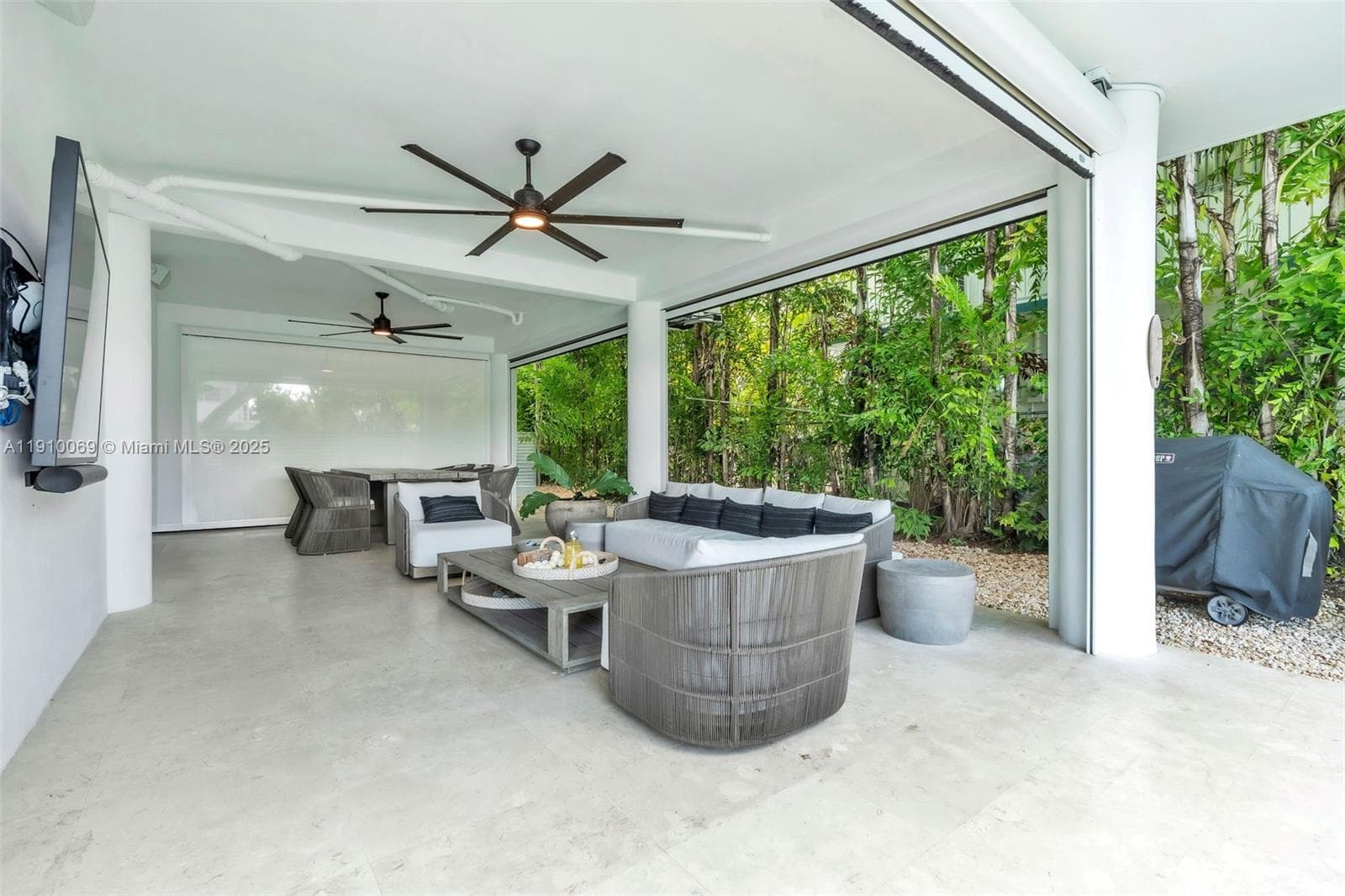 165 Ocean Dr photo 17