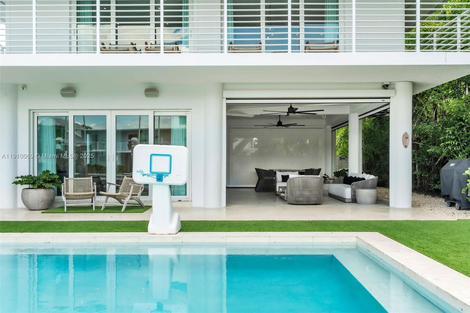 165 Ocean Dr photo 16