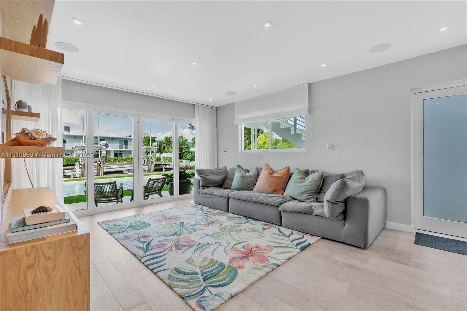 165 Ocean Dr photo 22