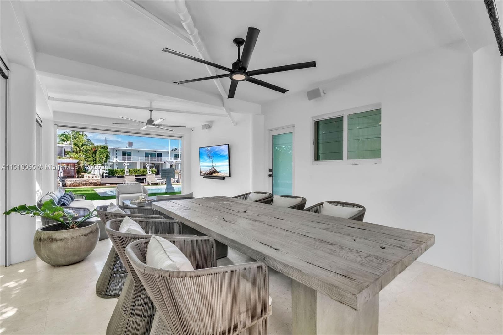 165 Ocean Dr photo 18