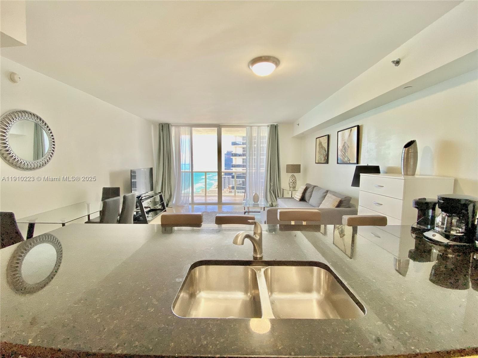 1830 S Ocean Dr 3605 photo 4