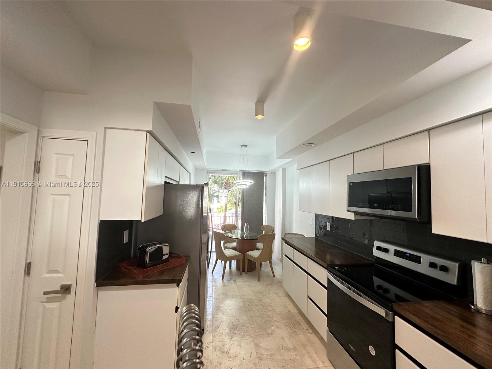3900 Island Blvd B-303 photo 13